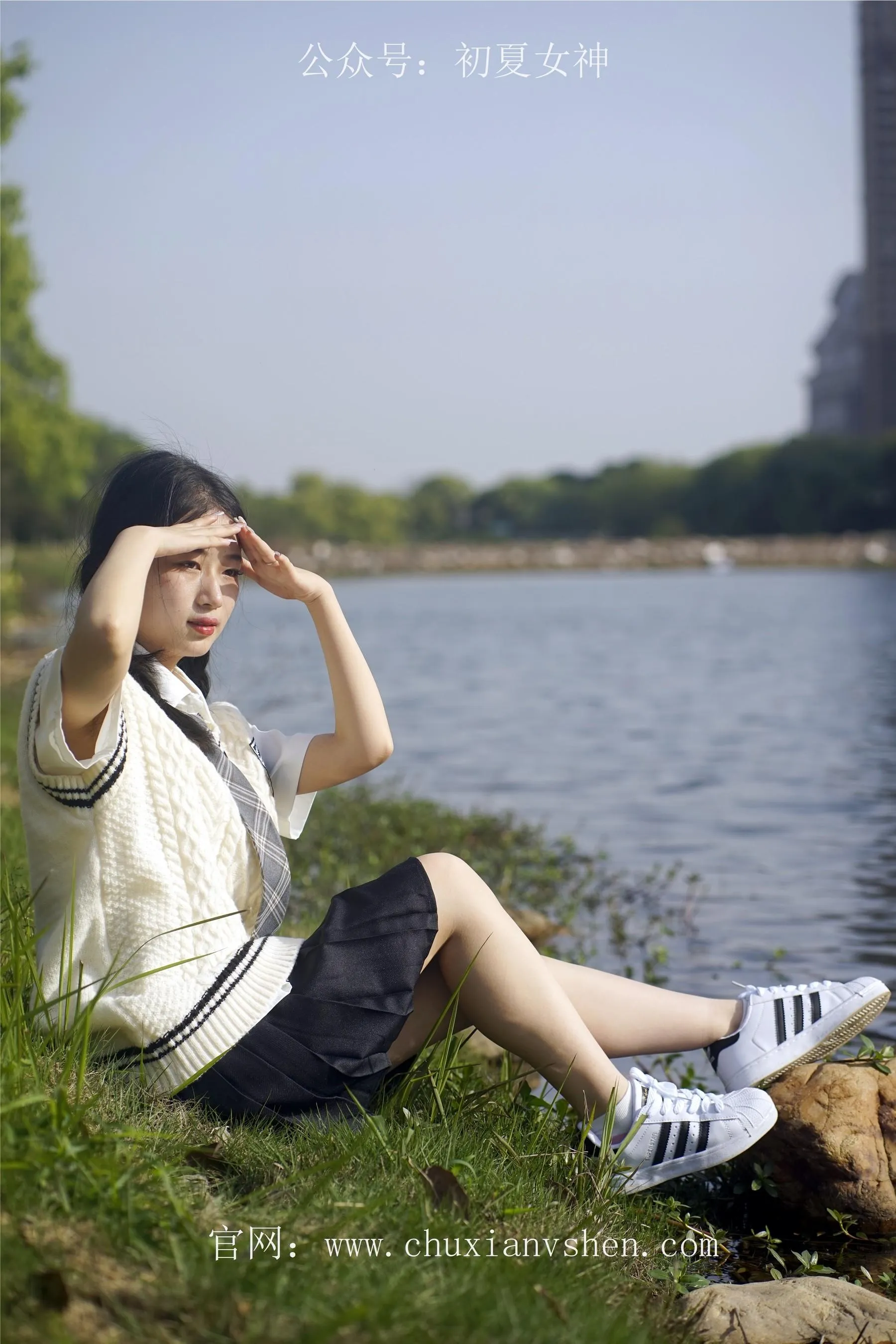 初夏女神 NO.061 念念 春秋JK套搭配三叶草贝壳头鞋 [115P]插图1